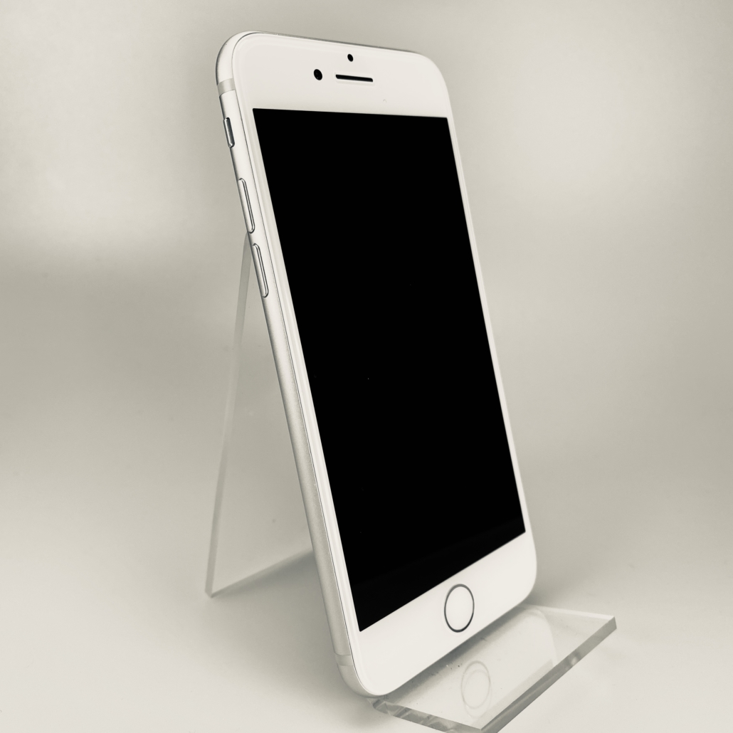 注文iPhone 7 Silver 32 GB docomo SIMロック解除済み スマートフォン本体